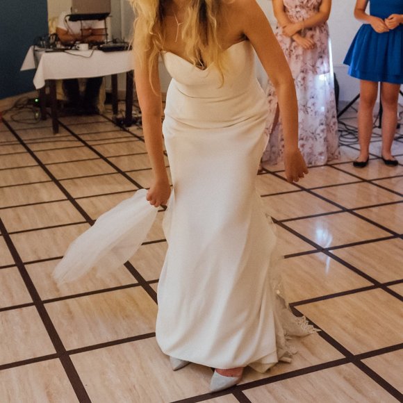 Pronovia Barcelona Wedding Dress. Size 12. White - Ivory - Picture 9 of 15